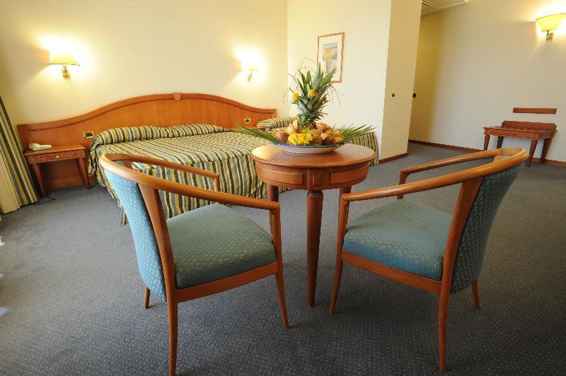 Hotel President مارسالا المظهر الخارجي الصورة